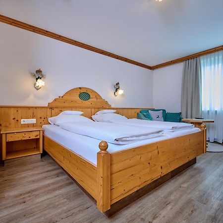 Hotel Am See Нойтраублинг Стая снимка