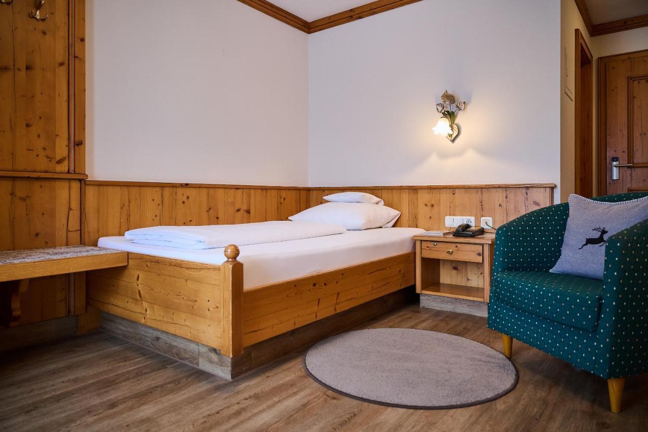 Hotel Am See Нойтраублинг Стая снимка