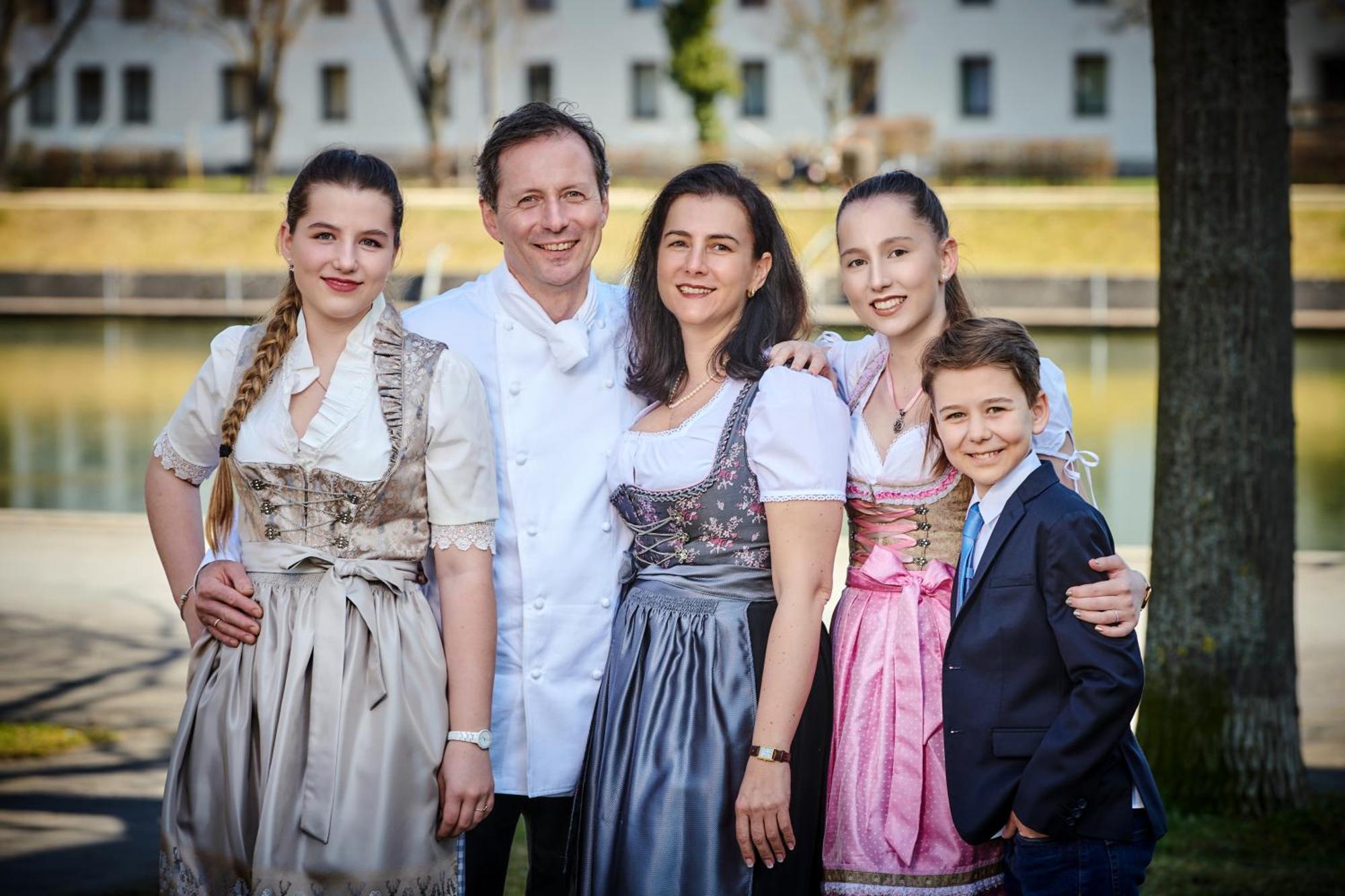 Hotel Am See Нойтраублинг Екстериор снимка