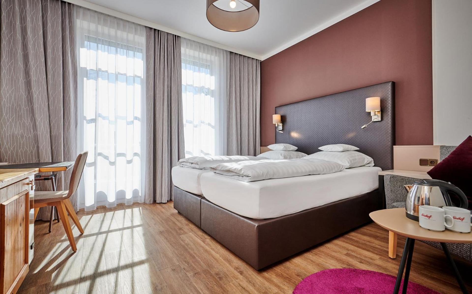 Hotel Am See Нойтраублинг Стая снимка