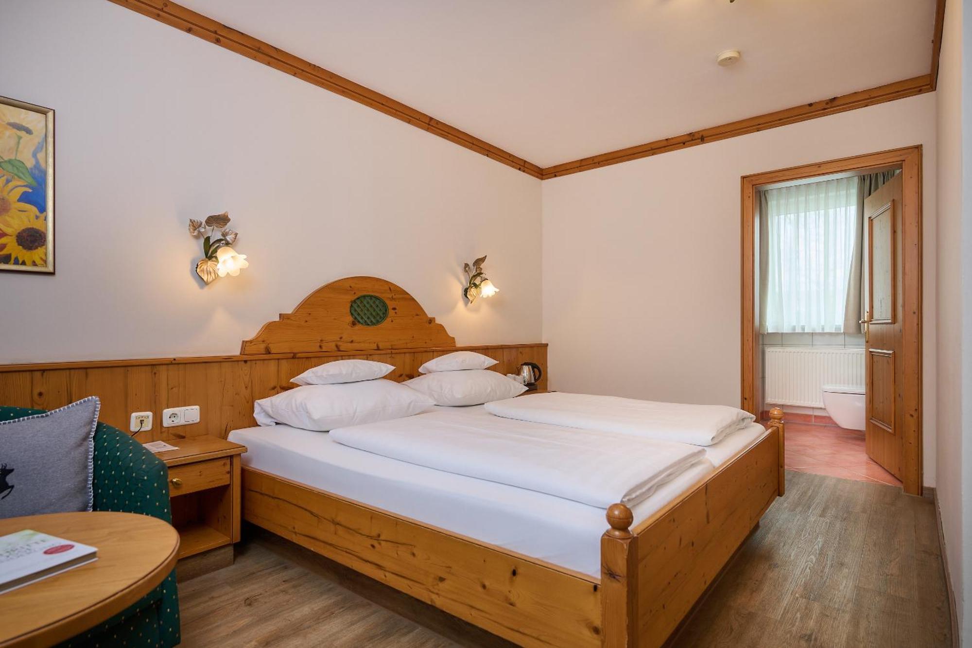 Hotel Am See Нойтраублинг Стая снимка