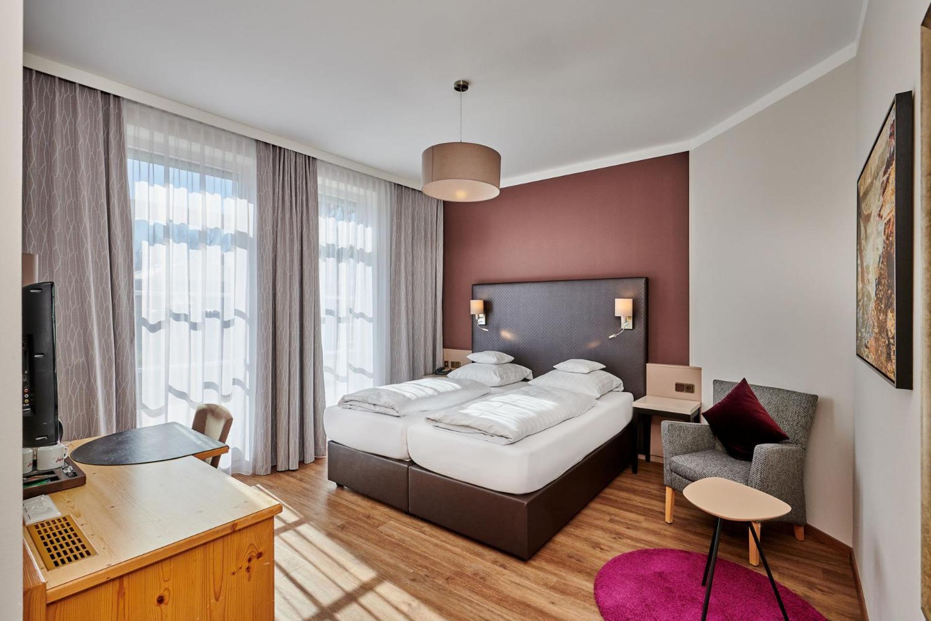 Hotel Am See Нойтраублинг Стая снимка