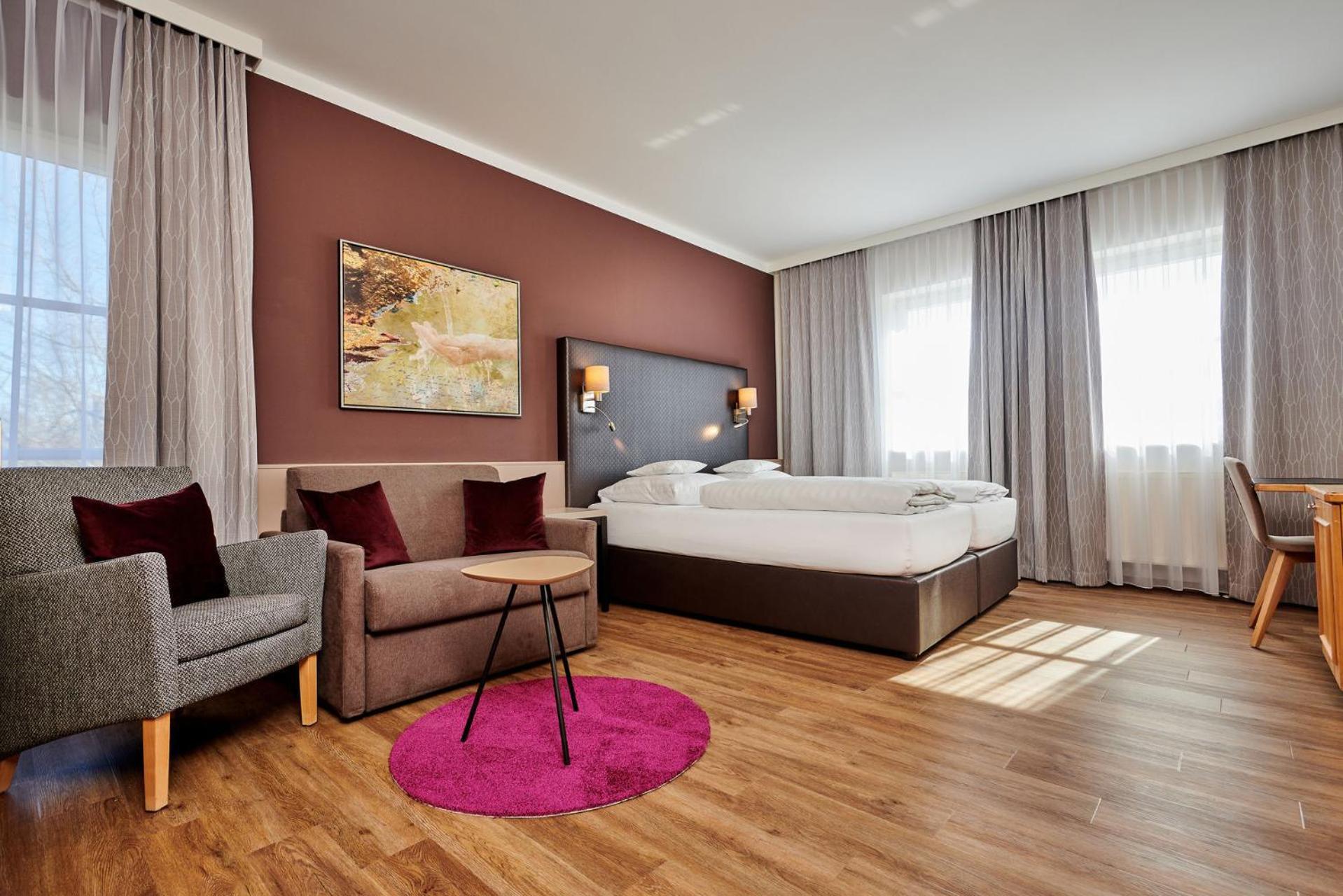 Hotel Am See Нойтраублинг Стая снимка