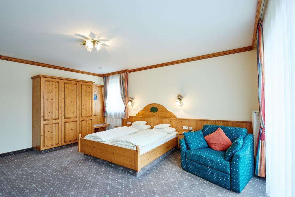 Hotel Am See Нойтраублинг Стая снимка