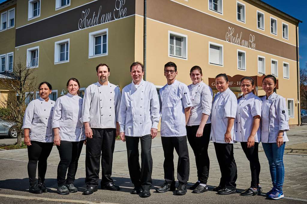 Hotel Am See Нойтраублинг Екстериор снимка